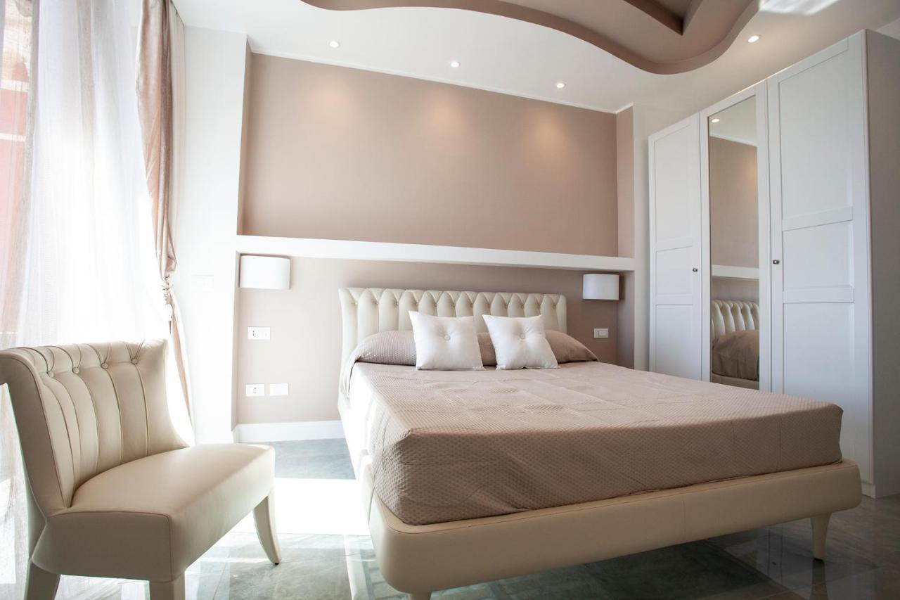 Hotel Cavalieri D'Oro Luxury House Anzio Esterno foto