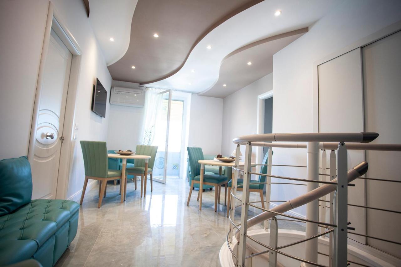 Hotel Cavalieri D'Oro Luxury House Anzio Esterno foto
