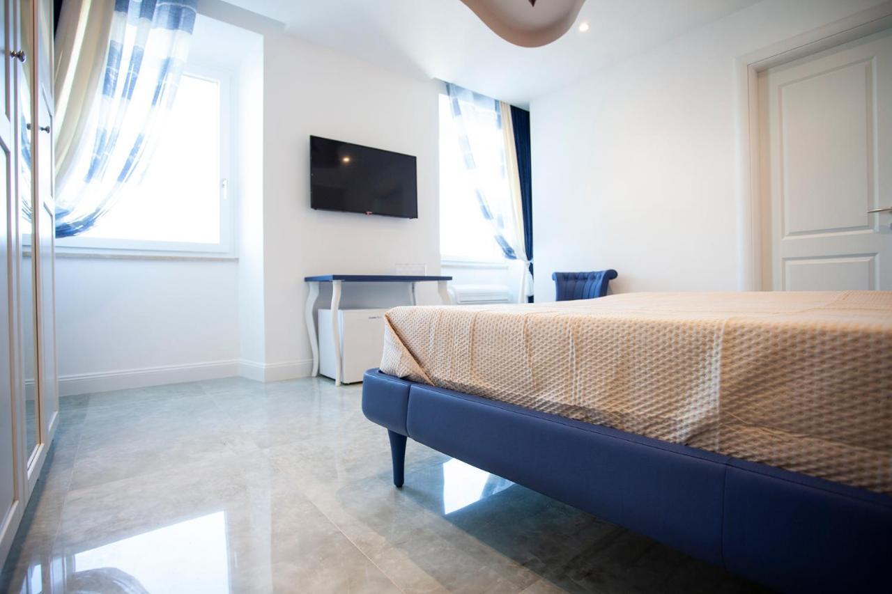 Hotel Cavalieri D'Oro Luxury House Anzio Esterno foto