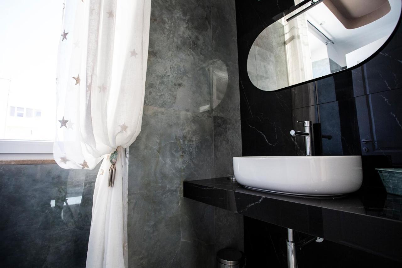 Hotel Cavalieri D'Oro Luxury House Anzio Esterno foto