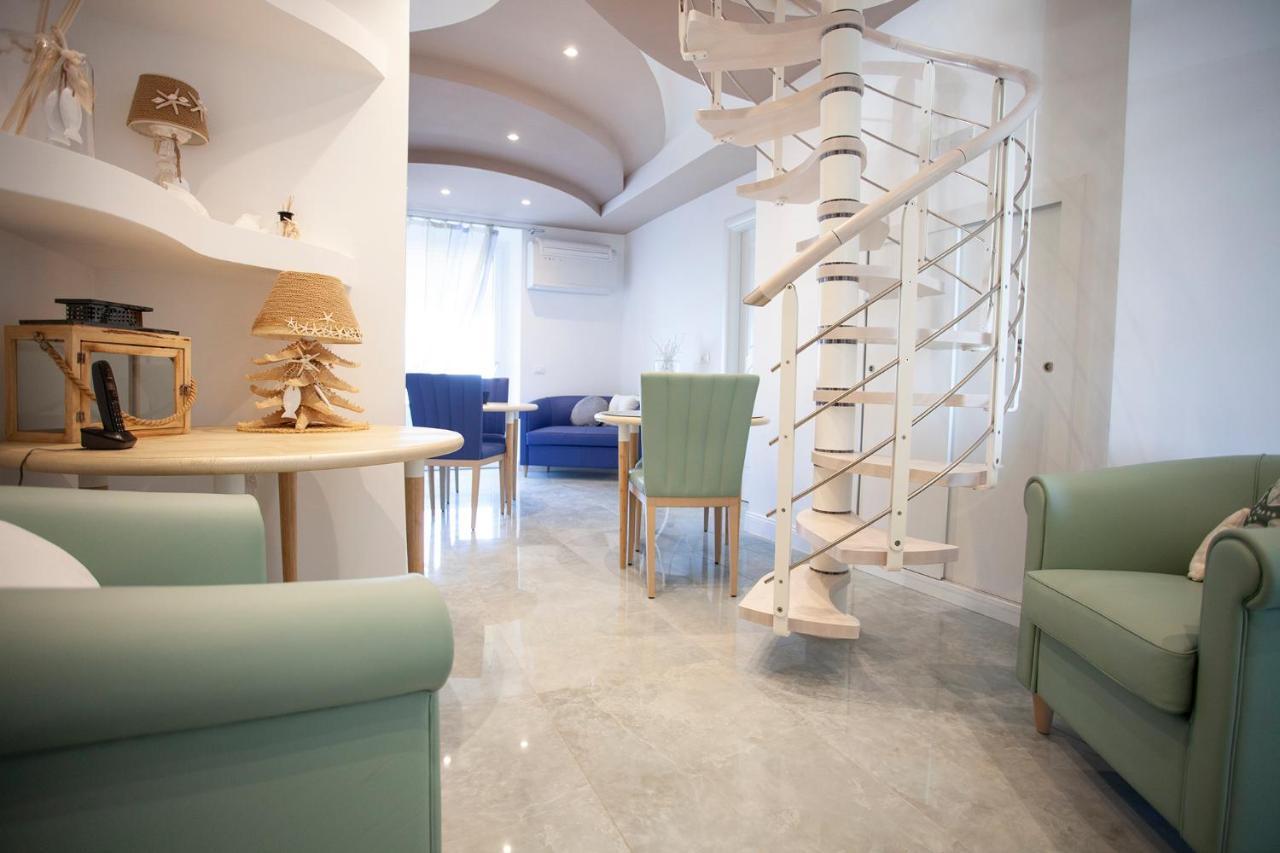 Hotel Cavalieri D'Oro Luxury House Anzio Esterno foto