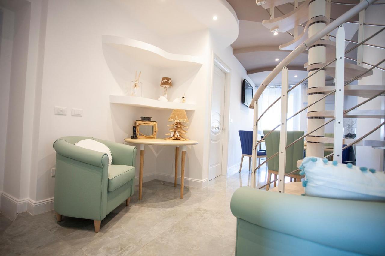 Hotel Cavalieri D'Oro Luxury House Anzio Esterno foto