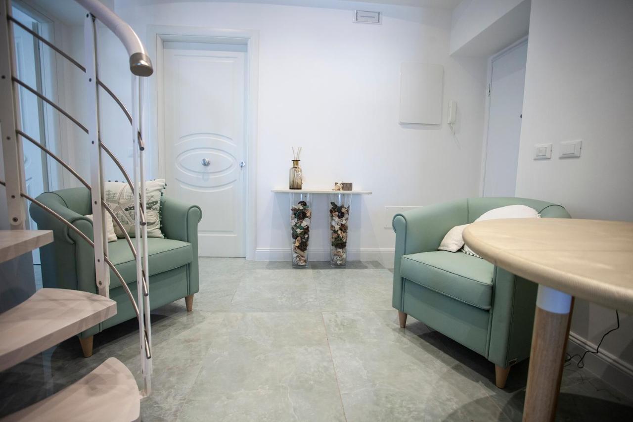 Hotel Cavalieri D'Oro Luxury House Anzio Esterno foto