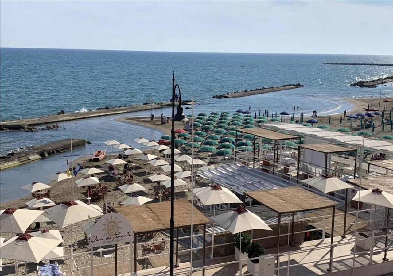 Hotel Cavalieri D'Oro Luxury House Anzio Esterno foto