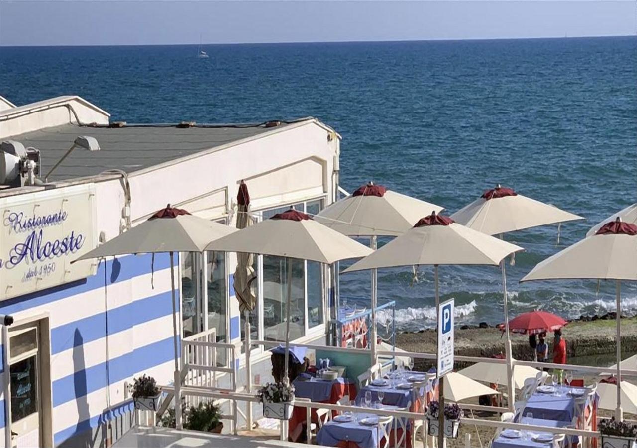 Hotel Cavalieri D'Oro Luxury House Anzio Esterno foto